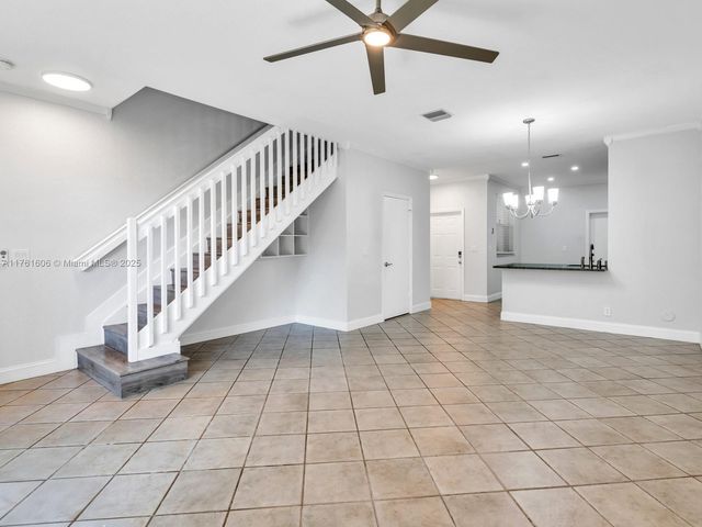 2094 Hacienda Ter 2094, Weston, FL 33327