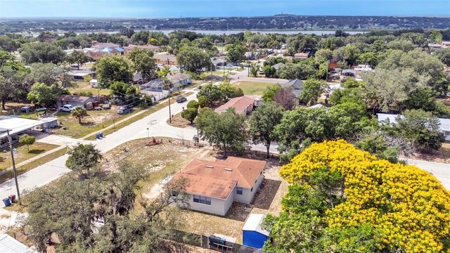 1050 PINE AVENUE, Lake Wales, FL 33853