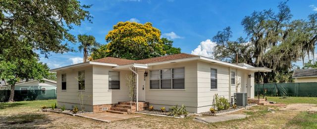 1050 PINE AVENUE, Lake Wales, FL 33853