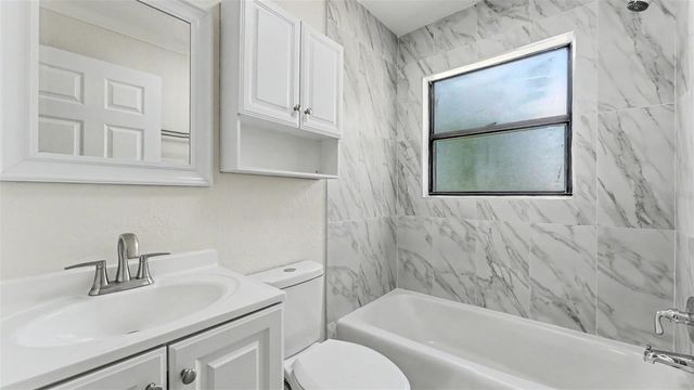 1050 PINE AVENUE, Lake Wales, FL 33853