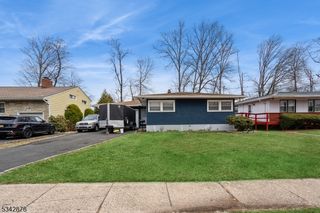 221 Douglas Rd, Roselle Boro, NJ 07203