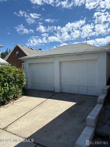 42 Quaid Street, Sayreville, NJ 08872
