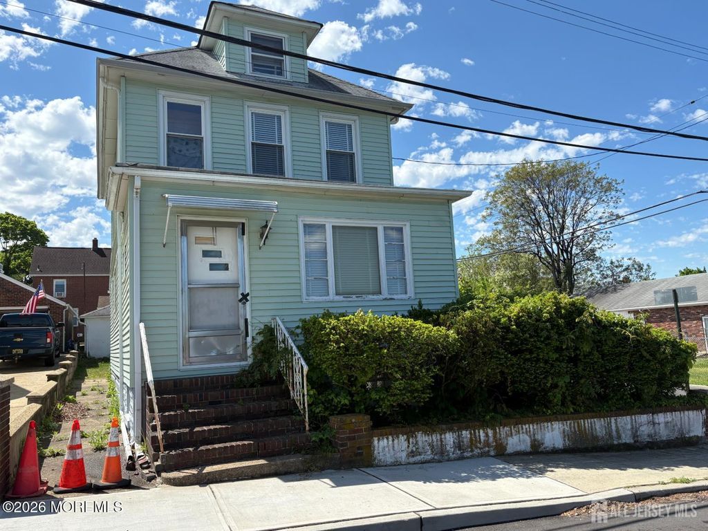 42 Quaid Street, Sayreville, NJ 08872