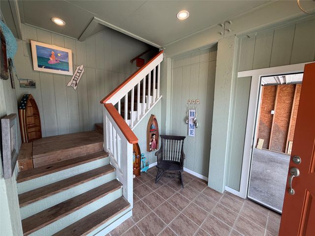 979 Rancho Carribe Drive, Crystal Beach, TX 77650