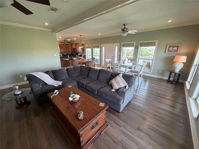 979 Rancho Carribe Drive, Crystal Beach, TX 77650