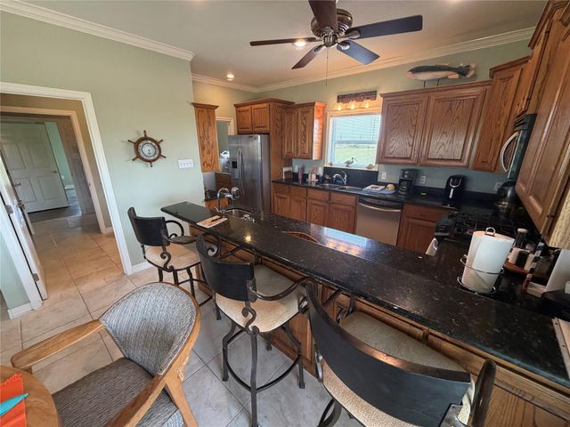 979 Rancho Carribe Drive, Crystal Beach, TX 77650