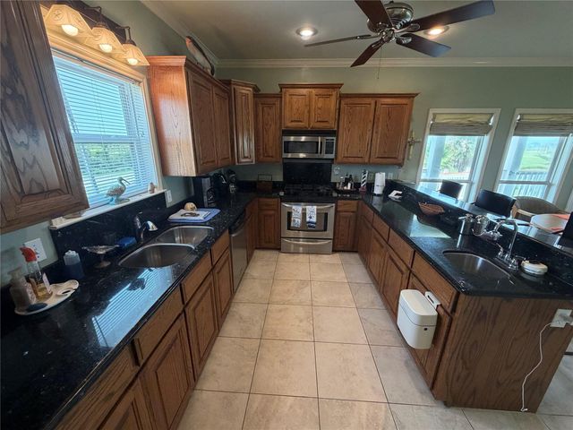 979 Rancho Carribe Drive, Crystal Beach, TX 77650