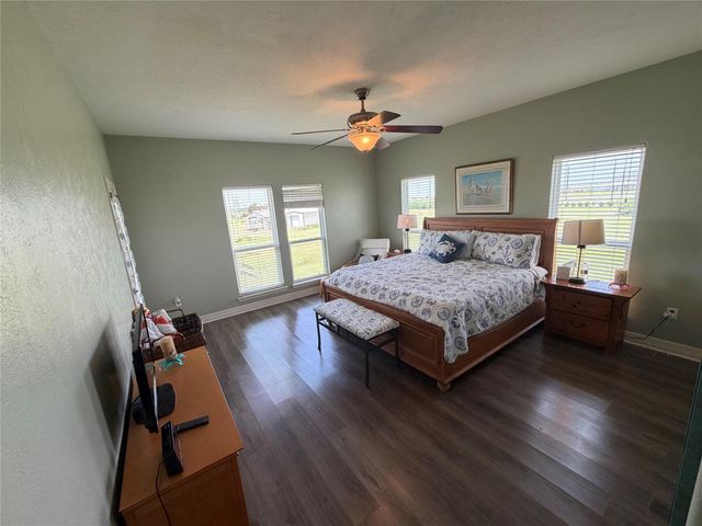 979 Rancho Carribe Drive, Crystal Beach, TX 77650