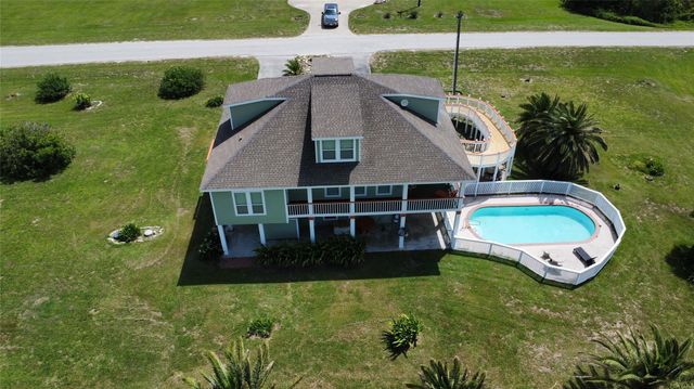 979 Rancho Carribe Drive, Crystal Beach, TX 77650