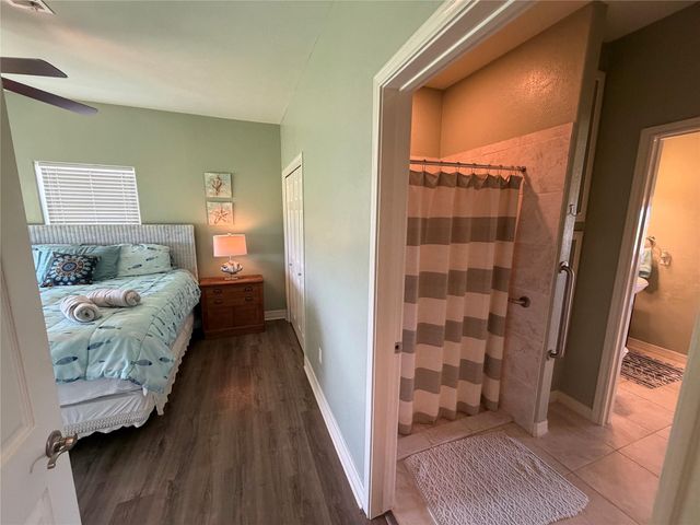 979 Rancho Carribe Drive, Crystal Beach, TX 77650