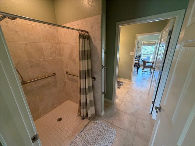 979 Rancho Carribe Drive, Crystal Beach, TX 77650