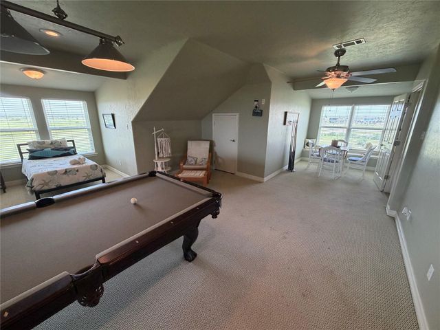 979 Rancho Carribe Drive, Crystal Beach, TX 77650