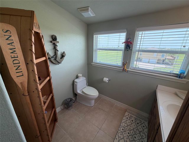 979 Rancho Carribe Drive, Crystal Beach, TX 77650