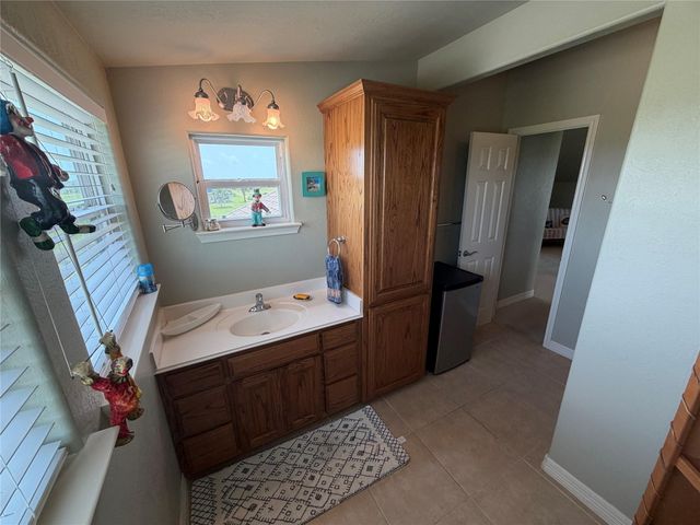 979 Rancho Carribe Drive, Crystal Beach, TX 77650