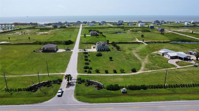 979 Rancho Carribe Drive, Crystal Beach, TX 77650