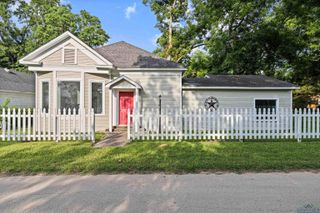 306 S Line Street, Jefferson, TX 75657