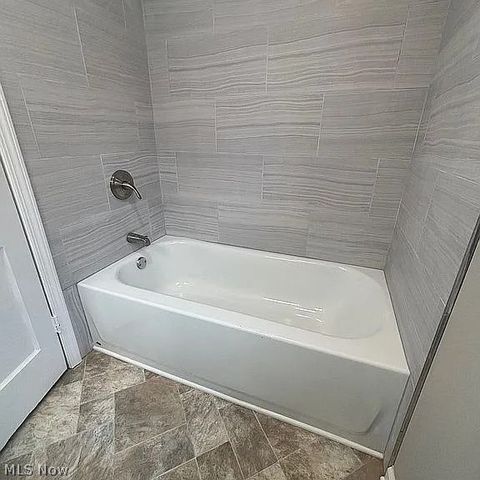 1570 Oakwood Avenue, Akron, OH 44301