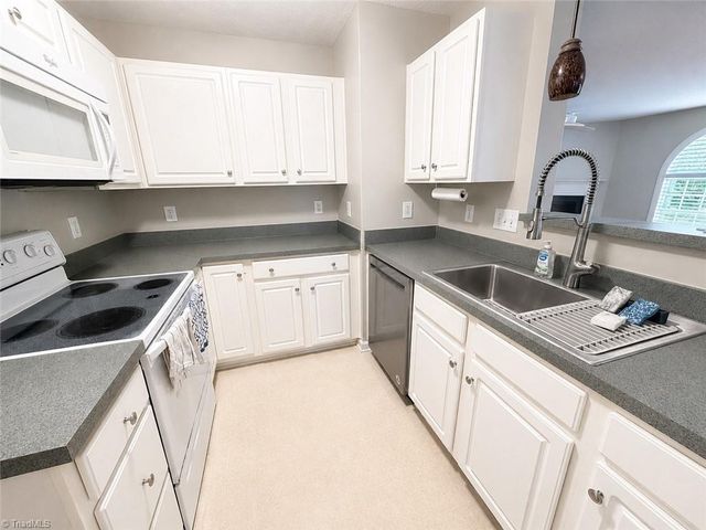 122 Ivy Glen Court, Winston-salem, NC 27127