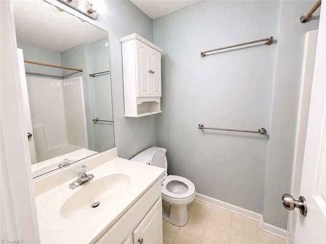 122 Ivy Glen Court, Winston-salem, NC 27127