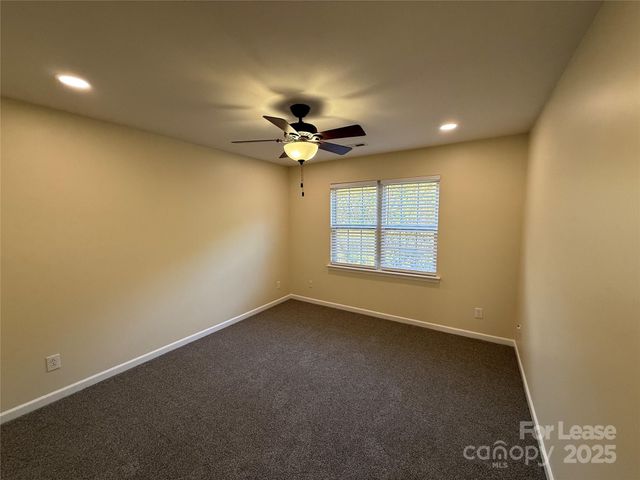 10822 Chamberlain Hall Court, Charlotte, NC 28277