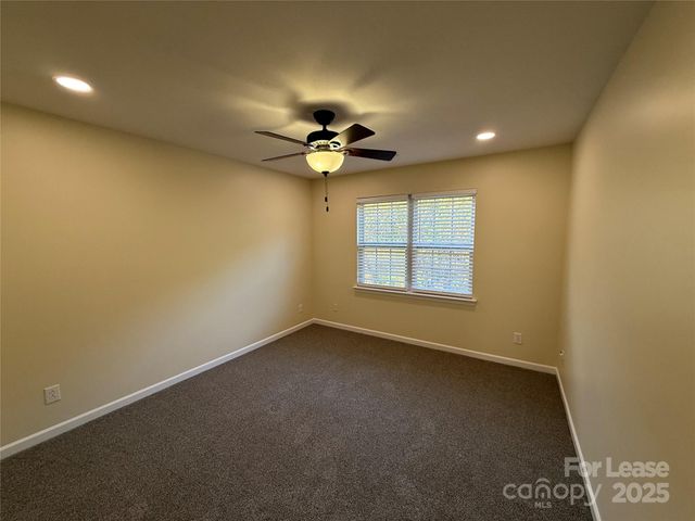 10822 Chamberlain Hall Court, Charlotte, NC 28277