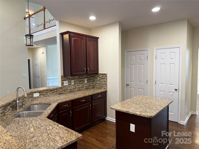 10822 Chamberlain Hall Court, Charlotte, NC 28277