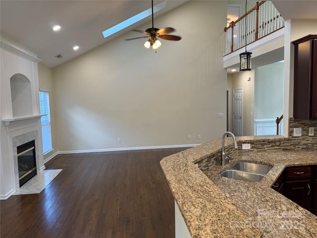 10822 Chamberlain Hall Court, Charlotte, NC 28277