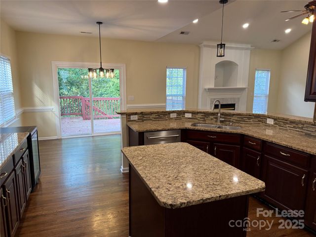 10822 Chamberlain Hall Court, Charlotte, NC 28277