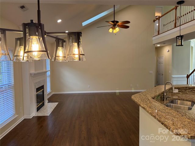 10822 Chamberlain Hall Court, Charlotte, NC 28277