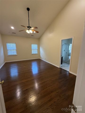 10822 Chamberlain Hall Court, Charlotte, NC 28277