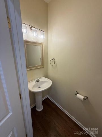 10822 Chamberlain Hall Court, Charlotte, NC 28277