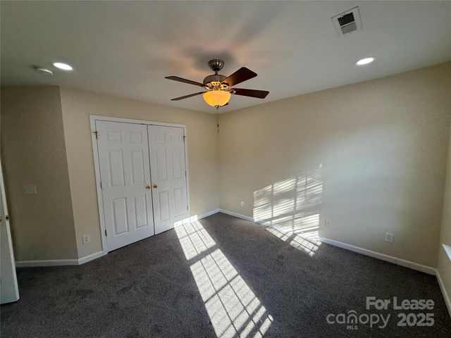 10822 Chamberlain Hall Court, Charlotte, NC 28277