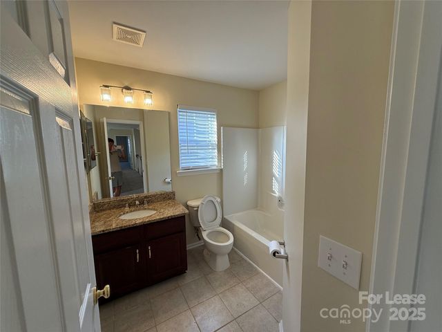 10822 Chamberlain Hall Court, Charlotte, NC 28277