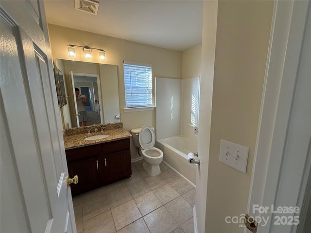 10822 Chamberlain Hall Court, Charlotte, NC 28277