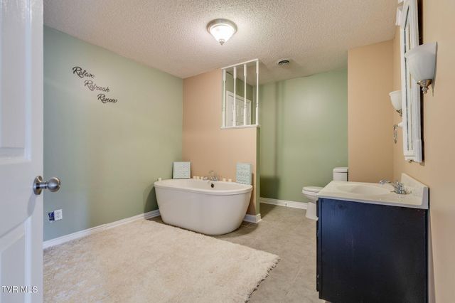 145 Rainbow Circle 5, Bristol, VA 24201