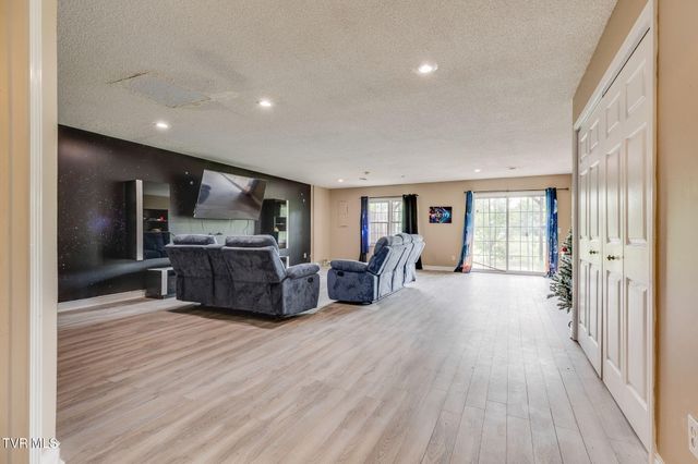 145 Rainbow Circle 5, Bristol, VA 24201