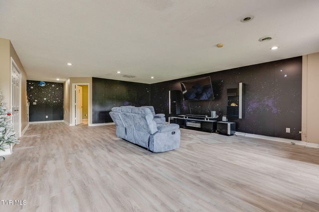 145 Rainbow Circle 5, Bristol, VA 24201