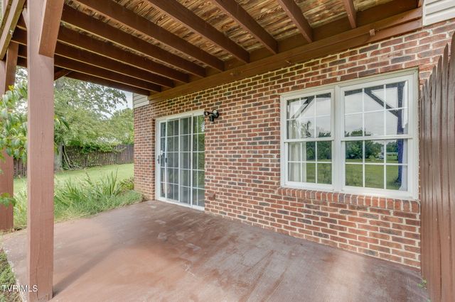 145 Rainbow Circle 5, Bristol, VA 24201