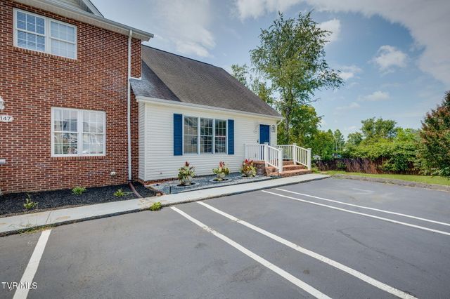 145 Rainbow Circle 5, Bristol, VA 24201