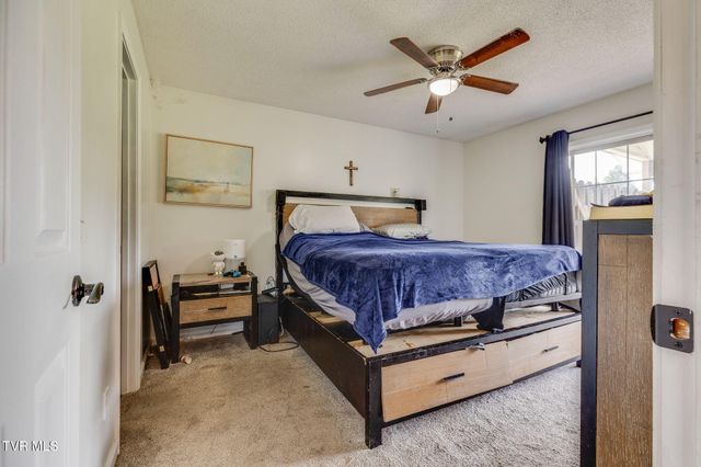 145 Rainbow Circle 5, Bristol, VA 24201
