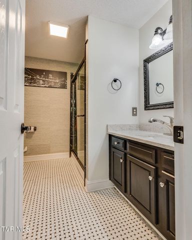 145 Rainbow Circle 5, Bristol, VA 24201