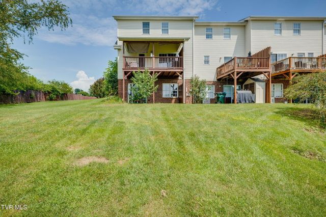 145 Rainbow Circle 5, Bristol, VA 24201