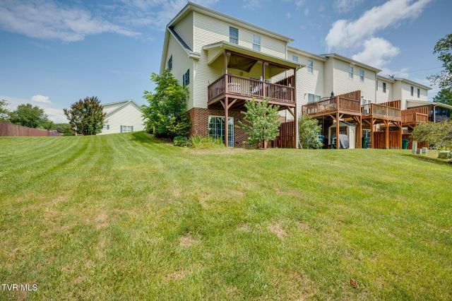 145 Rainbow Circle 5, Bristol, VA 24201