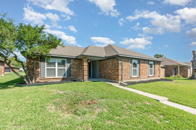 1529 Springaire Lane, Lewisville, TX 75077