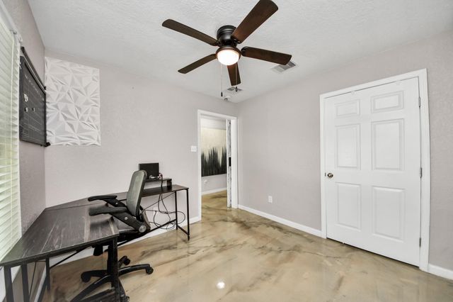 8242 Oak Knoll Lane, Houston, TX 77028
