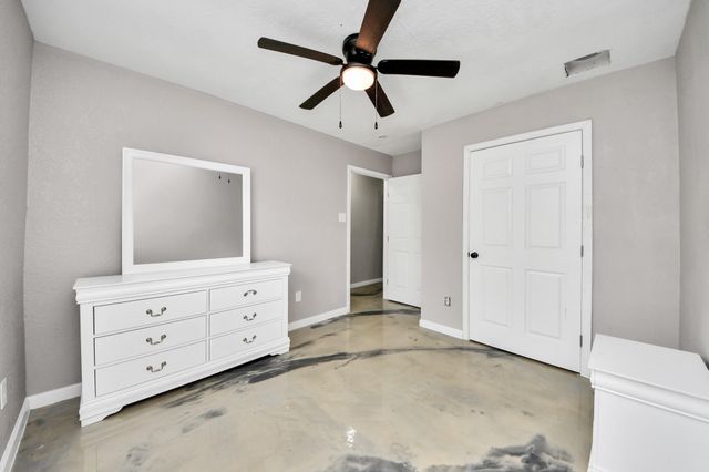8242 Oak Knoll Lane, Houston, TX 77028