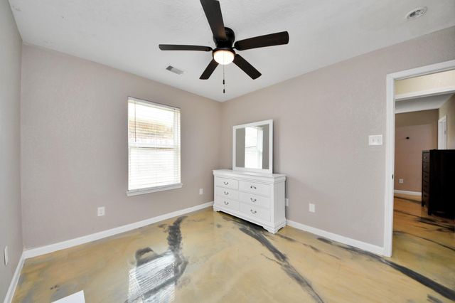 8242 Oak Knoll Lane, Houston, TX 77028