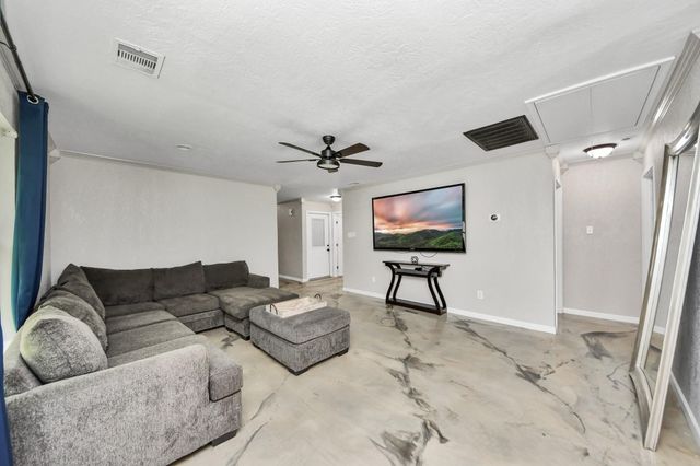 8242 Oak Knoll Lane, Houston, TX 77028