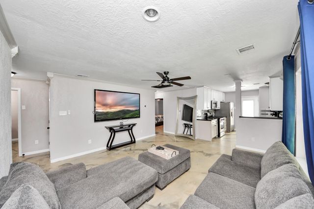 8242 Oak Knoll Lane, Houston, TX 77028