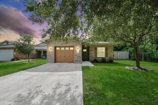8242 Oak Knoll Lane, Houston, TX 77028